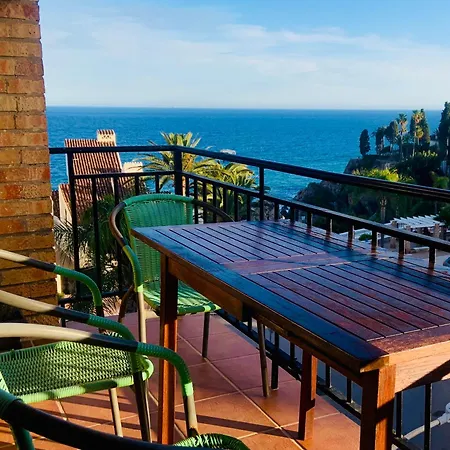 Luxury Sea View 2 Bedroom By Maison Jaken نيرخا
